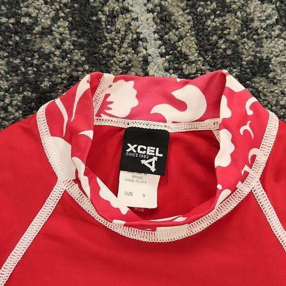 Red Rashguard 6 - Picture 2 of 4